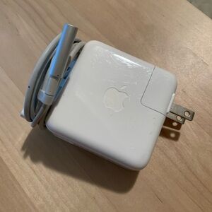 Apple 45W MagSafe Charger